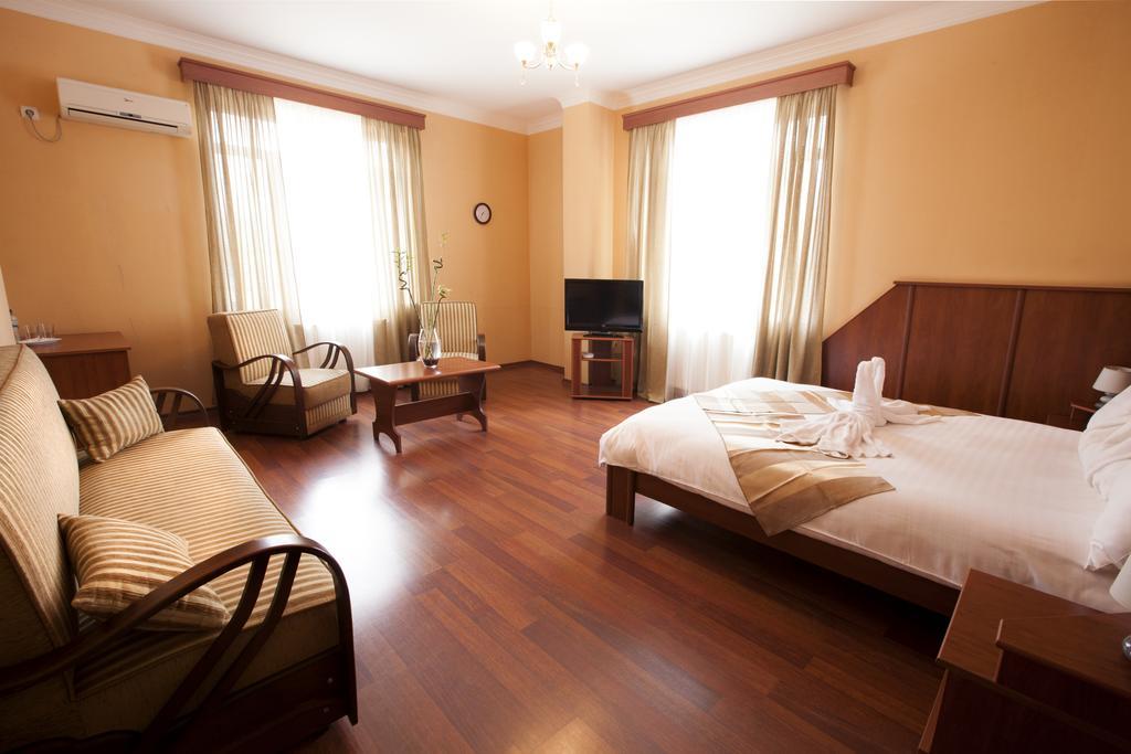 Astoria Hotel Tbilisi Exteriör bild